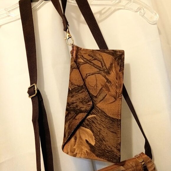 New Travel Sling Crossbody Bag Travel Purse Carryall Wallet Set Brown Camo Leaf - Picture 13 of 16